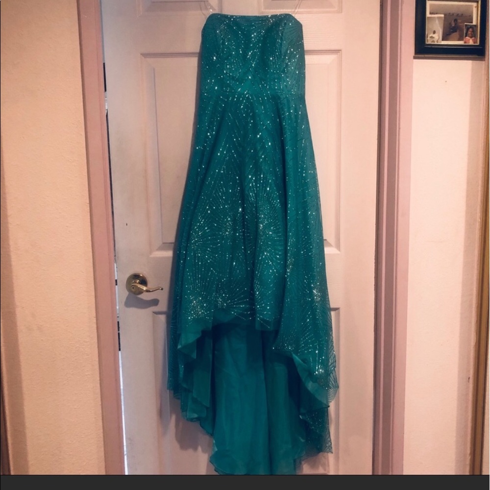 SOLD Beautiful NWT Jump By Wendye Chaitin Hi-Low